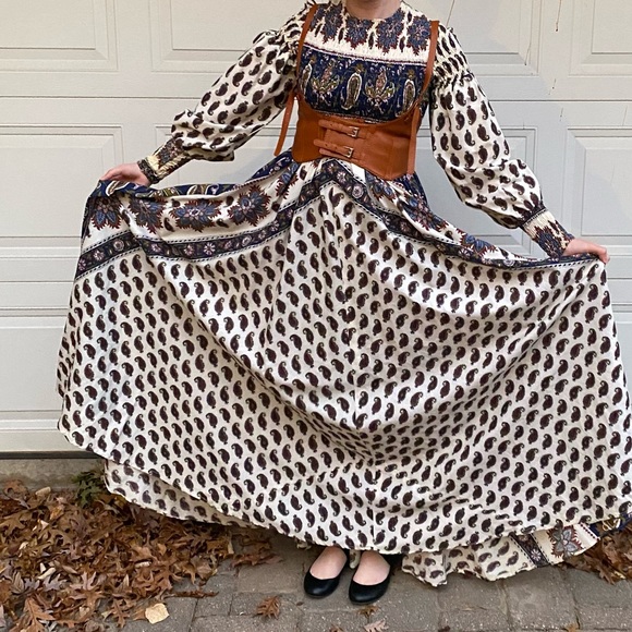 Denise L Dresses & Skirts - VTG Boho/Renaissance paisley dress
